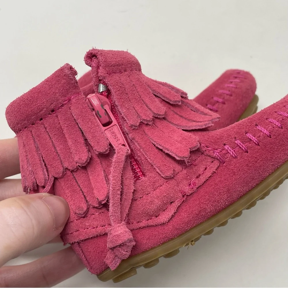 Minnetonka Fringe Leather Pink Booties Size 2